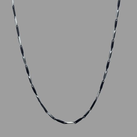 Tricon Black And White Chain